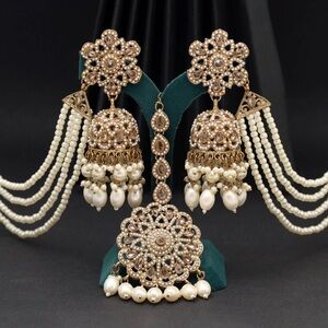 Stunning Gold and Cream Kundan Earrings with Maang tikka